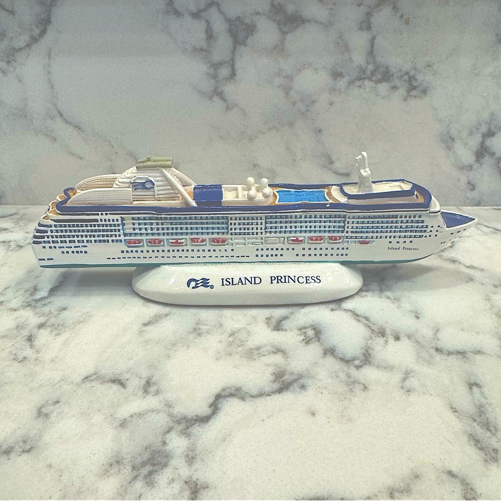 Island Princess Cruise Ship resin model